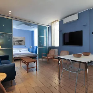 https://charming-5-vie-apt-milan-center.italymilanhotels.net